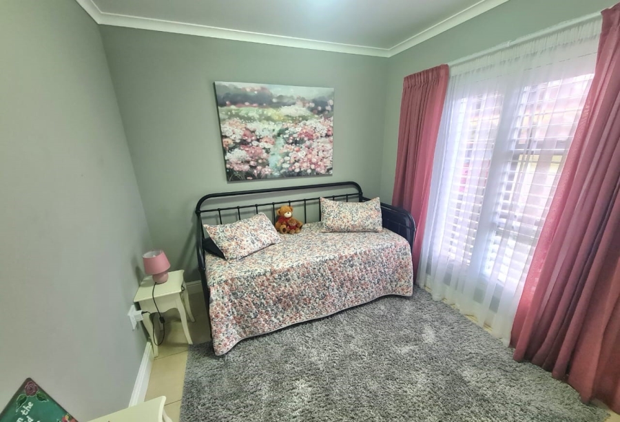 3 Bedroom Property for Sale in Paradise Beach Eastern Cape